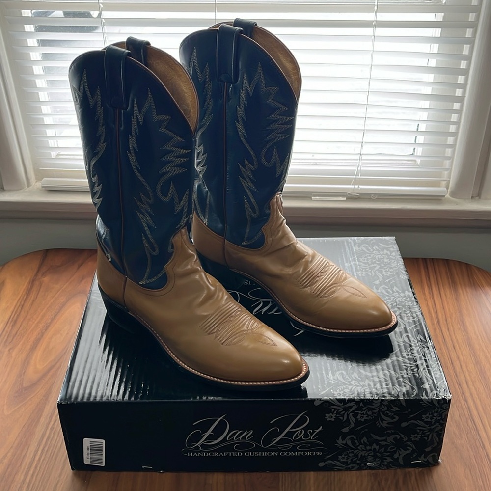Caramel Cowhide Dan Post Cowboy Boots. Size 10 EW. Made in Mexico